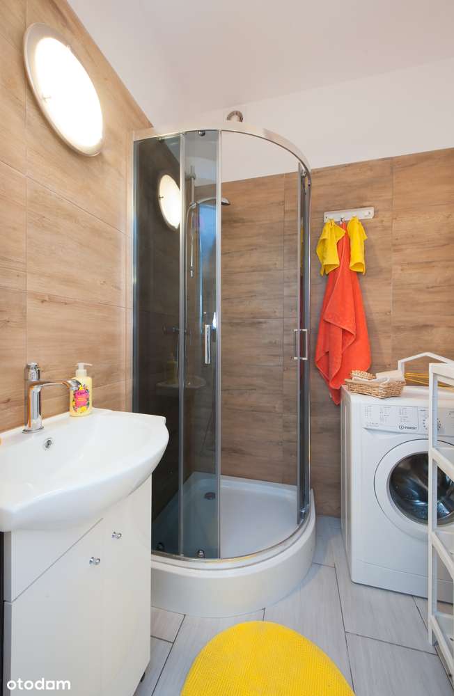 Wejścia z dwóch klatek, mieszkanie inwestycyjne w formie dwóch 54m2-15