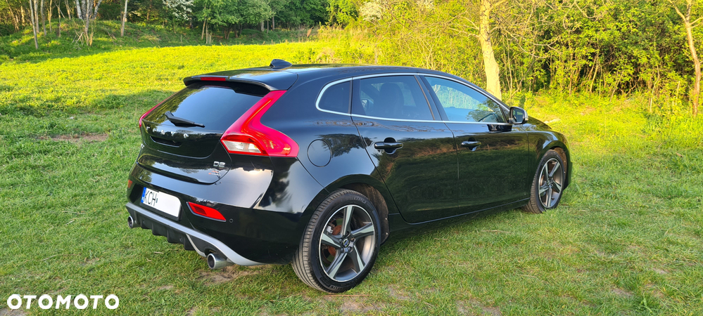 Volvo V40 D2 R-Design - 9