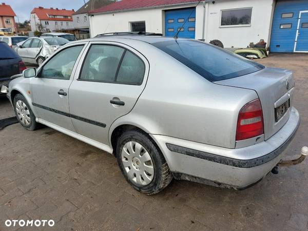 Skoda octavia I na części - 17