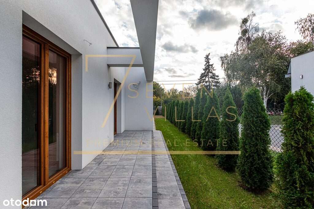 Nowoczesny Minimalizm i Zielone Otoczenie - Pełny obrazek: 5/5