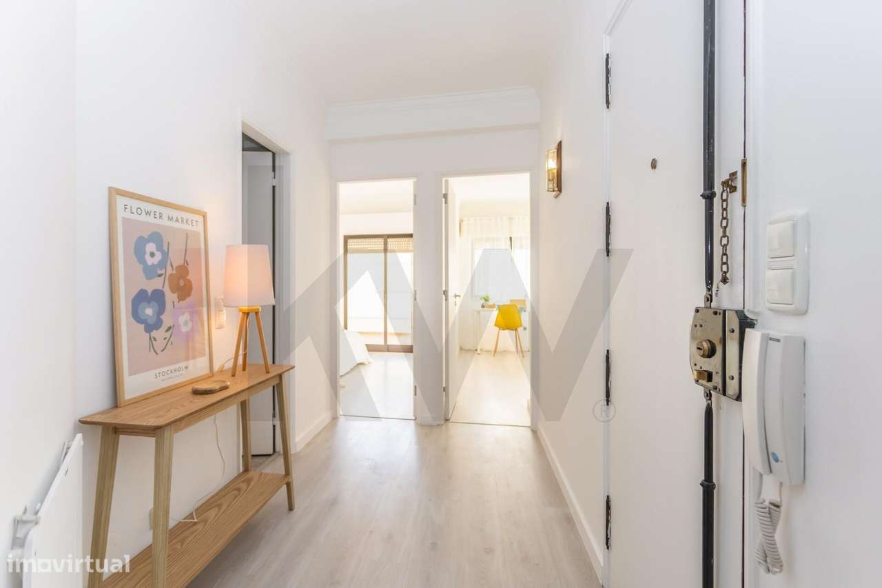 Apartamento T2 na Rua da Liberdade em Almada-11