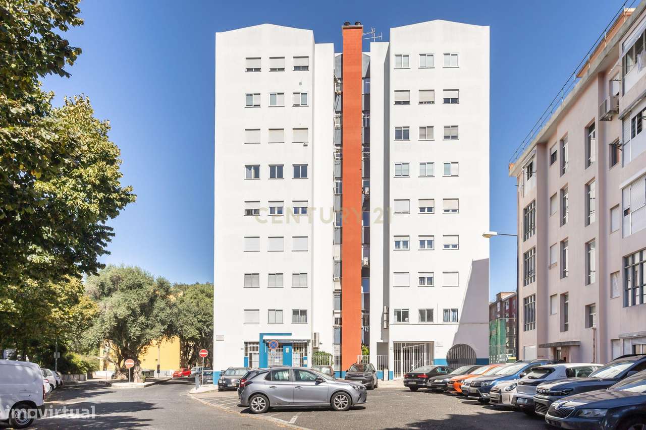 Apartamento T3 Remodelado em São Domingos de Benfica | 2 WC-1