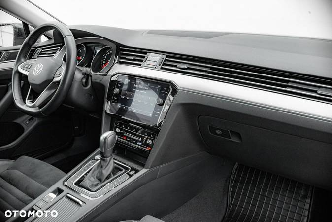 Volkswagen Passat 2.0 TDI Elegance DSG - 38