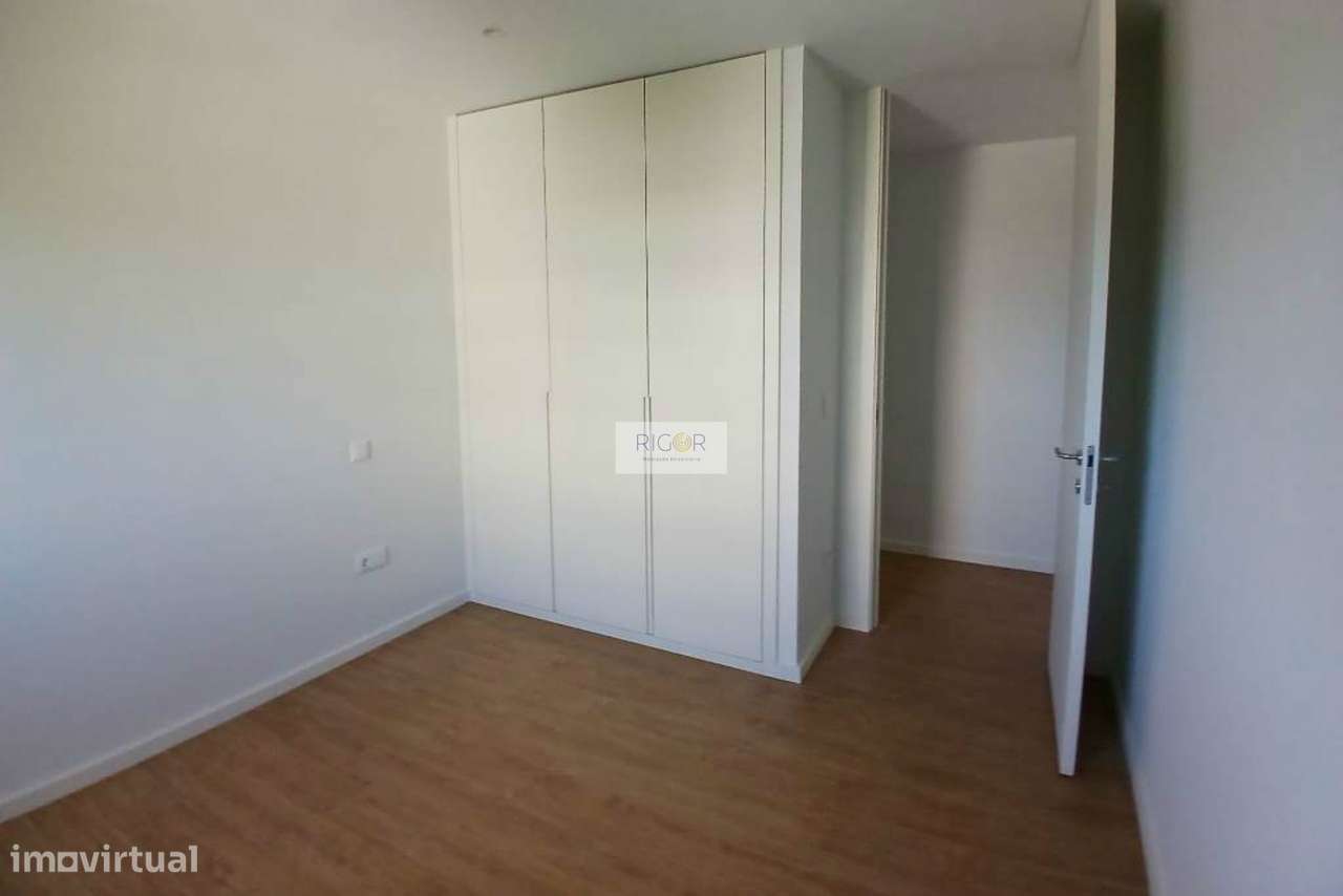 Apartamento T3 novo com varanda à Santa Rita, pronto a habitar-19