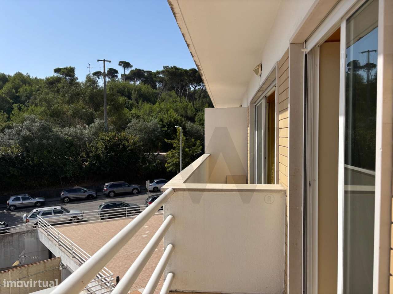 T2 com 3 varandas e parqueamento em Sesimbra - Grande imagem: 5/18