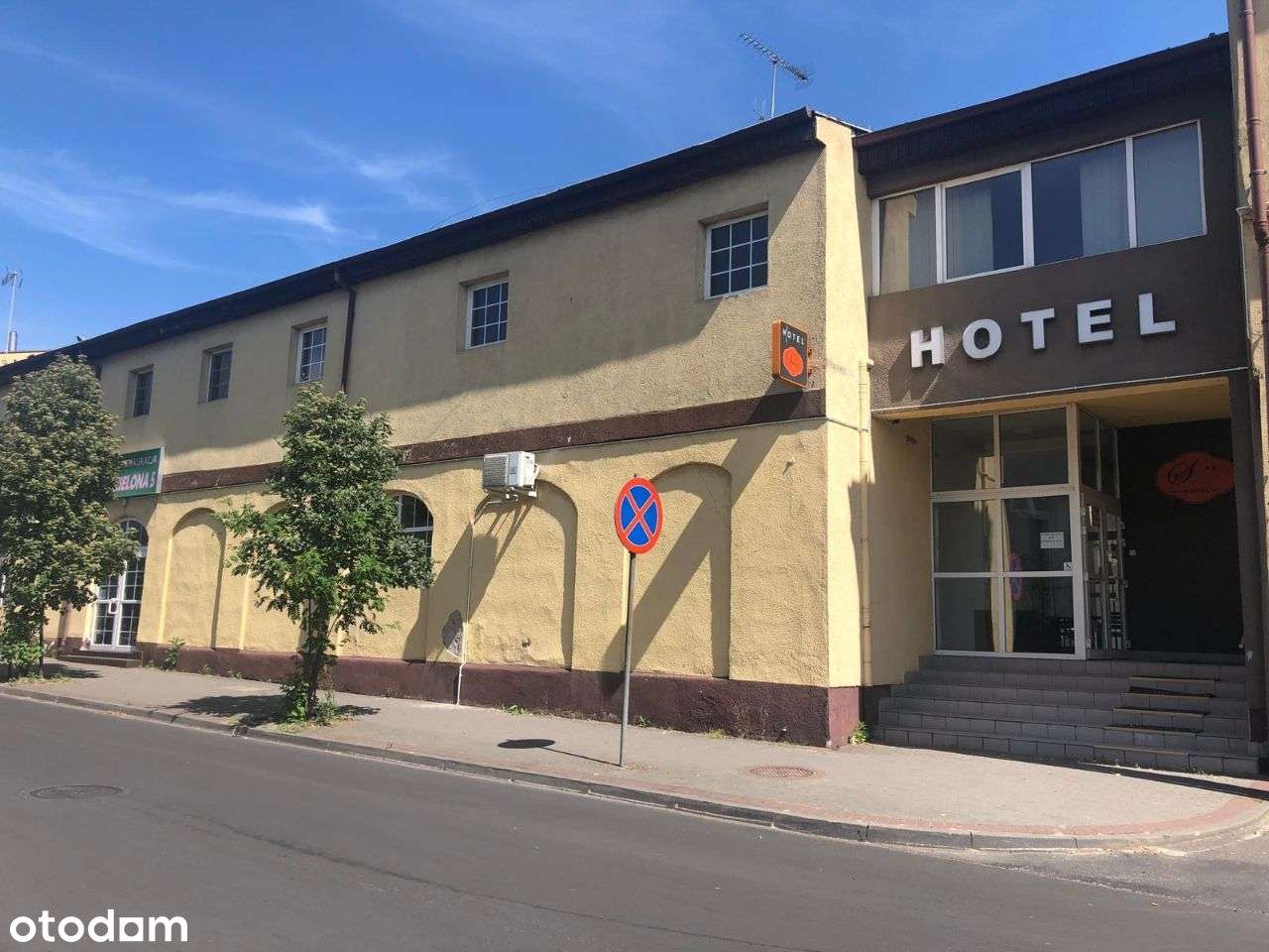 Hotel w Kole na sprzedaż-11