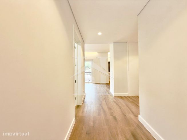 Apartamento T1 no condomínio Estoril Garden com garagem e arrecadação-2