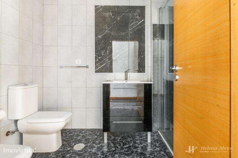 Apartamento T2 Lixa-13