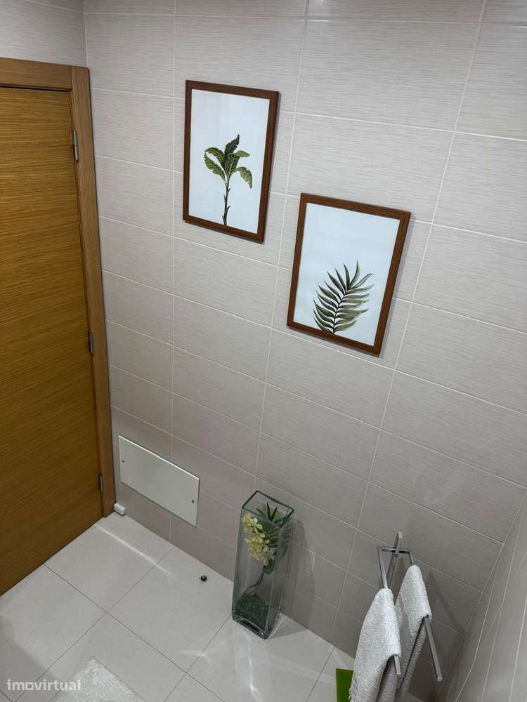 Apartamento T3 com 3 casas de banho e garagem-35