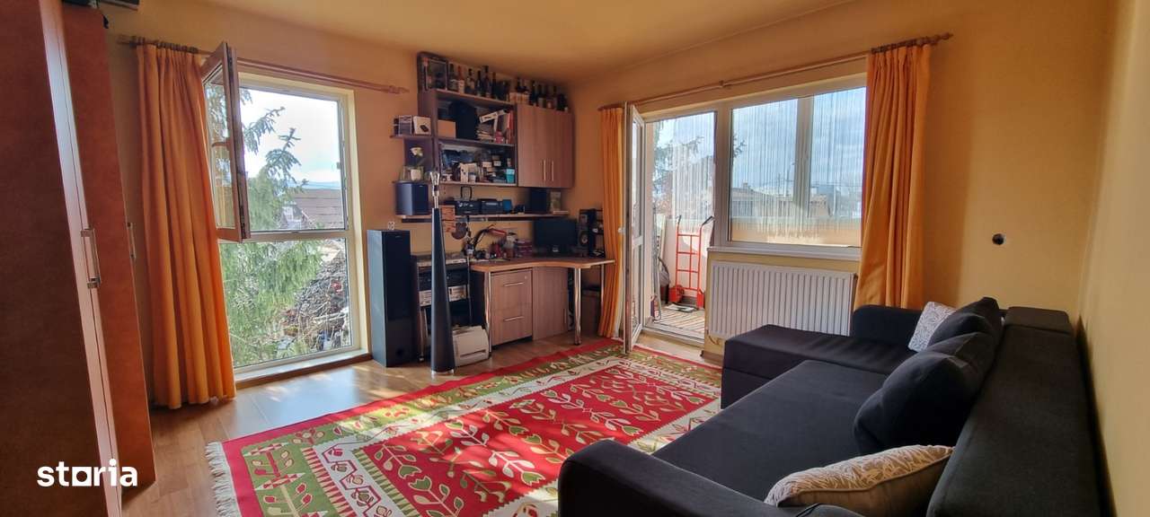 De vânzare apartament 2 camere la curte-0