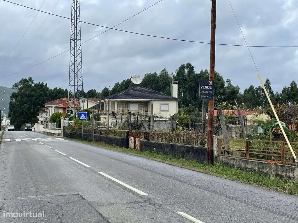 Terreno com construção aprovada  em Arcozelo Vila Verde - Grande imagem: 2/18