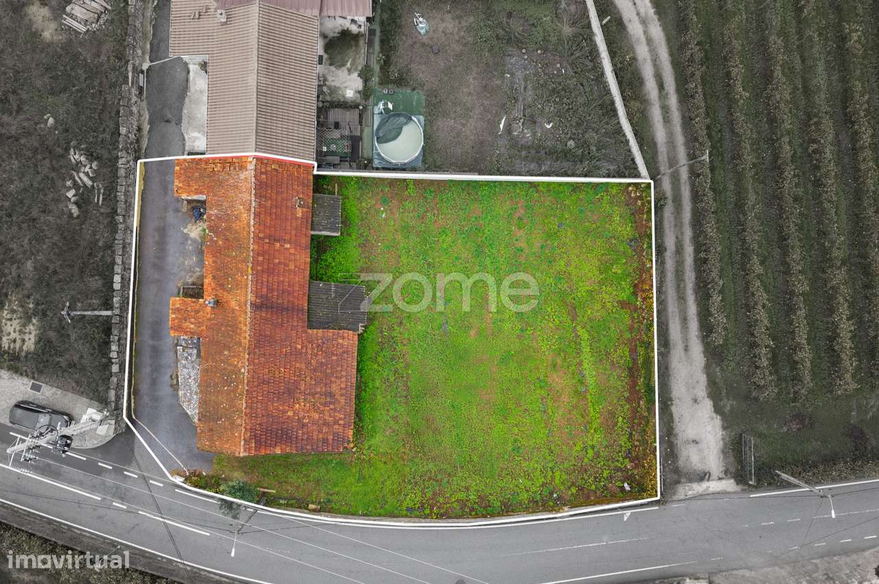 Moradia Térrea T2 com Projeto Aprovado e Espaço Exterior Generoso - Grande imagem: 5/15