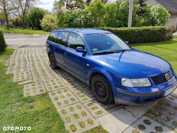 Volkswagen Passat 1.9 TDI Comfortline - 1