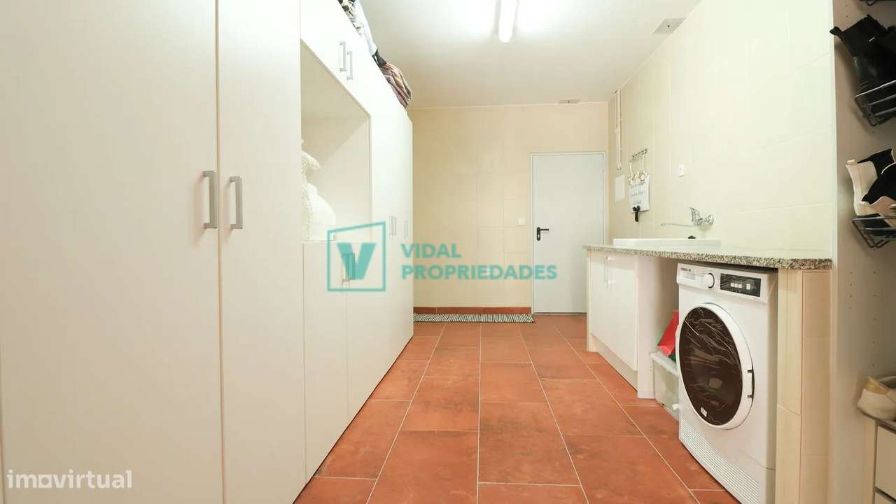 Apartamento T2 com garagem em box e piscina-32