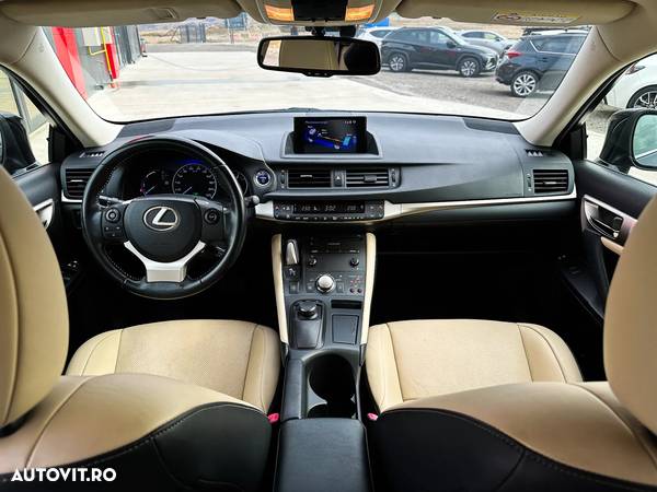 Lexus CT 200h Impression Line - 6