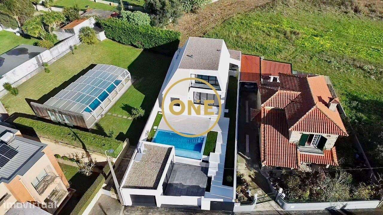 Moradia NOVA T3+1 | 330 m2 | Piscina | PRAIA | Francelos-44