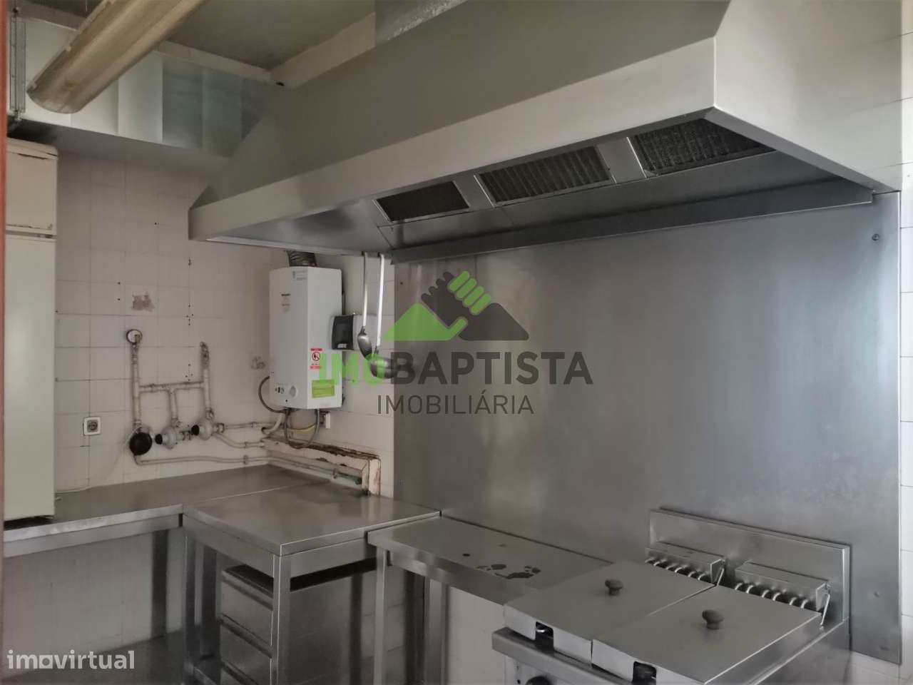 Loja com 168 m2 em Fiães-9