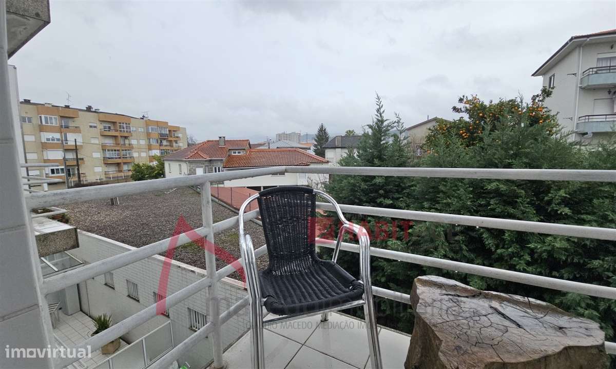 Apartamento T3 com 2 frentes e varandas em Ferreiros – Braga  O Seu Ap-34