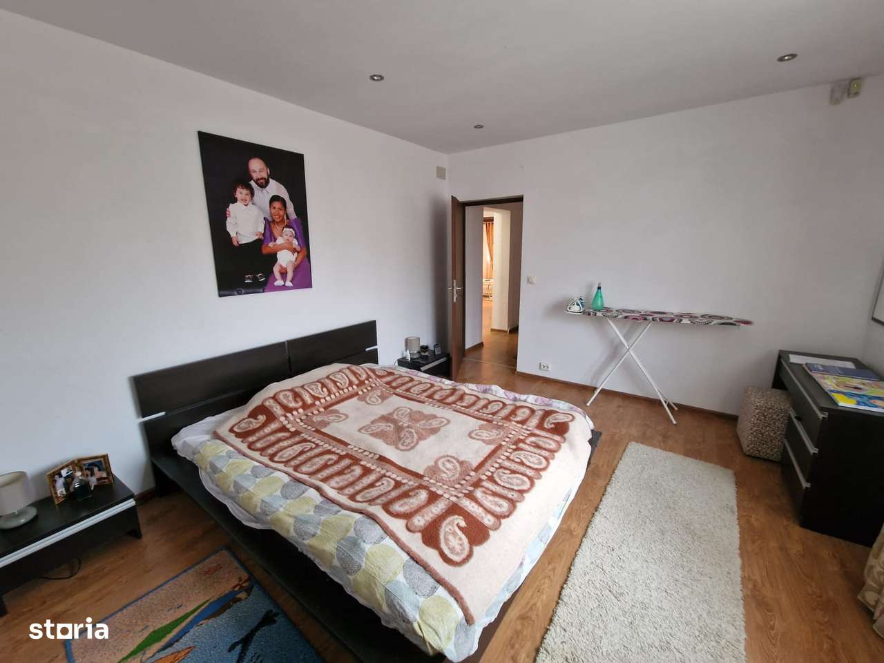 casa  197 mp, garaj, foisor, gratar, teren 870 mp la 100 m de DN 4-13