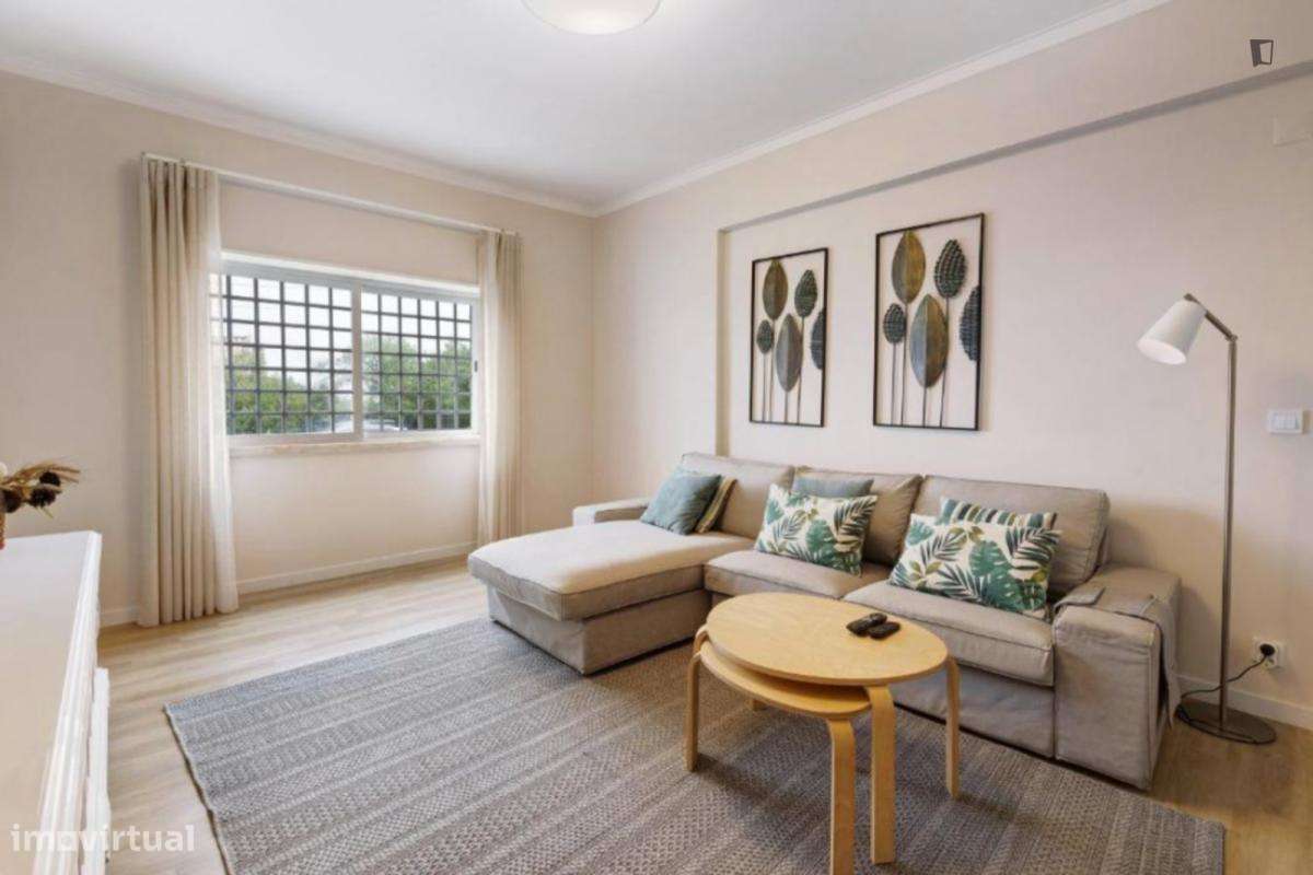 Casa com 5 quartos - localizado em Charneca da Caparica Lisbon - Grande imagem: 1/10