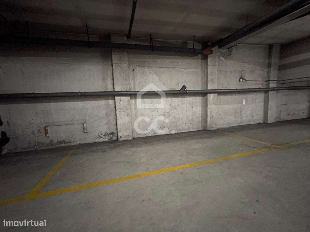 Lugares de Garagem no Centro de Santo Tirso-5