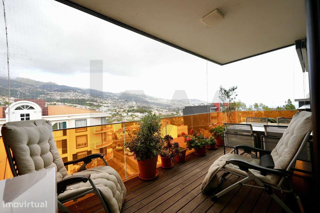 Apartamento T2 nas Madalenas com 170 m2 de área bruta, último piso.-19