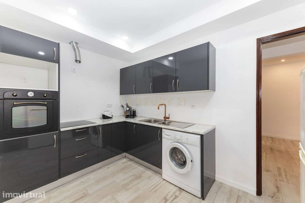Apartamento Renovado T2 com Terraço em Amora- Fogueteiro - Grande imagem: 4/26