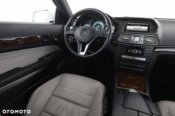 Mercedes-Benz Klasa E 200 Coupe 7G-TRONIC - 15