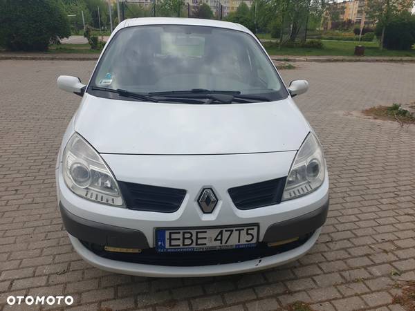 Renault Scenic - 24