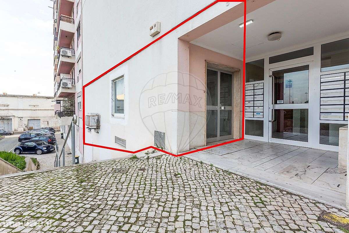 Loja  para arrendamento - Grande imagem: 2/9