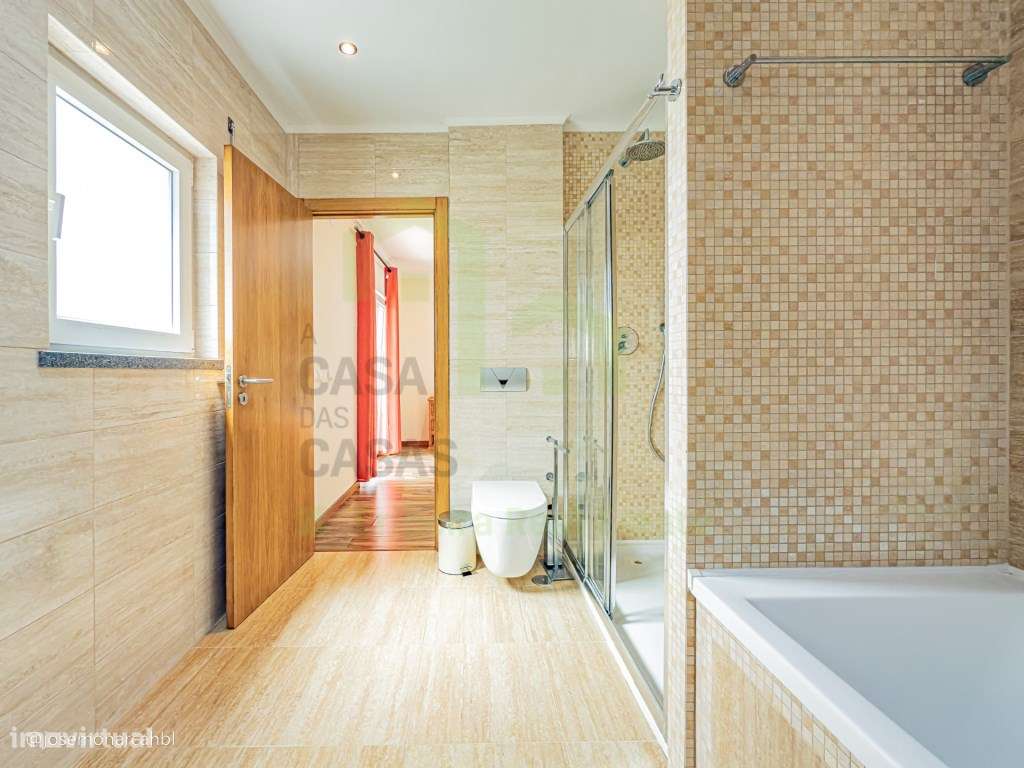 Vende Moradia T8, Ericeira 15 Km, A Casa das Casas-34