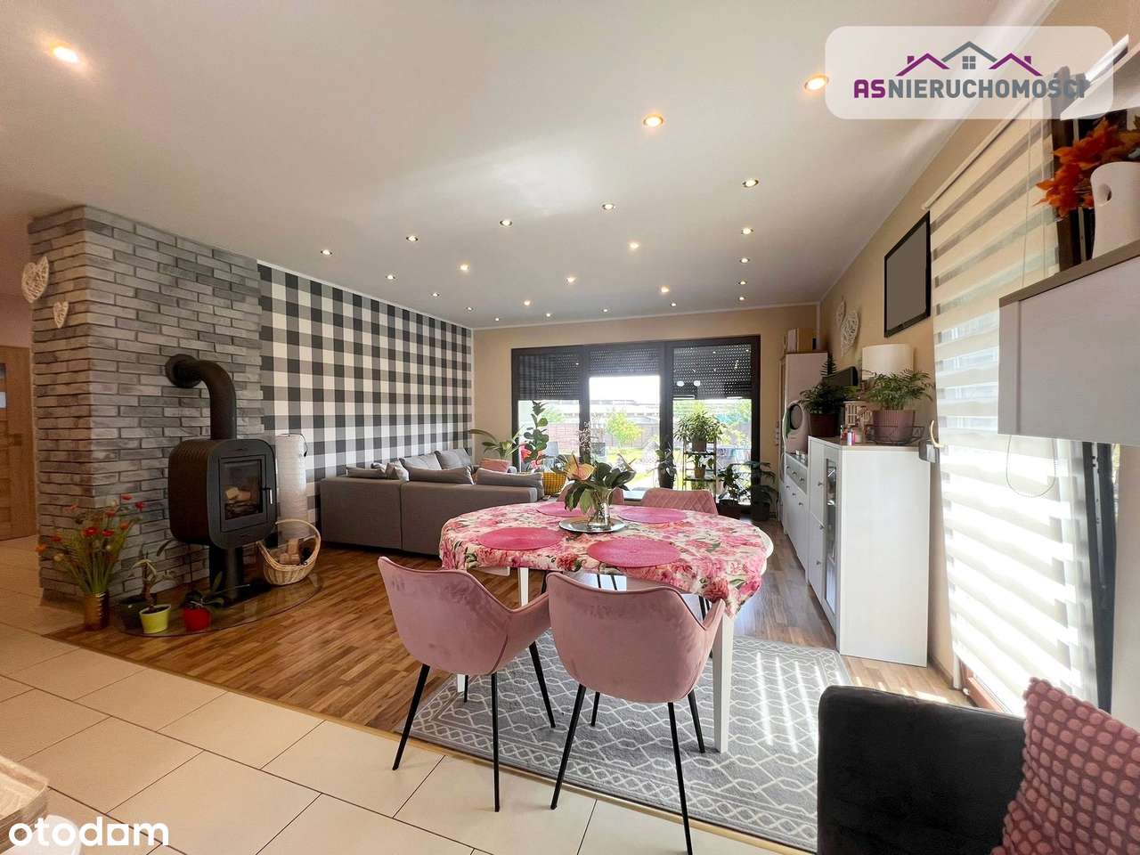 Parterowy DOM z pięknym ogrodem - Pełny obrazek: 5/19