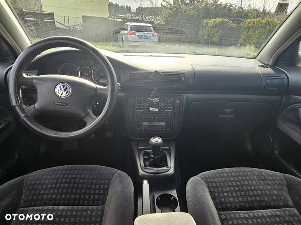 Volkswagen Passat 1.9 TDI Highline - 8