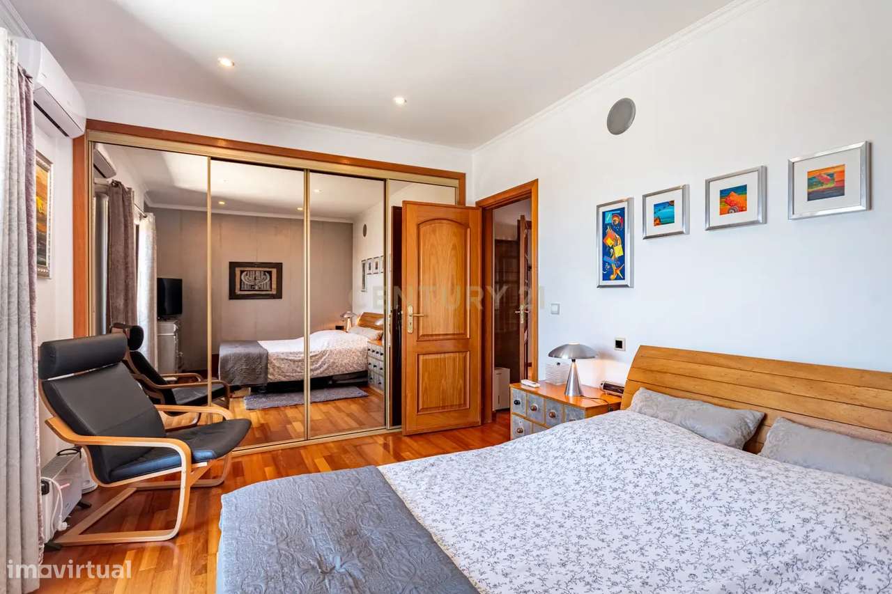 Apartamento Único T2 de 82m2 com Terraço de 75m2 em Porto Salvo-15