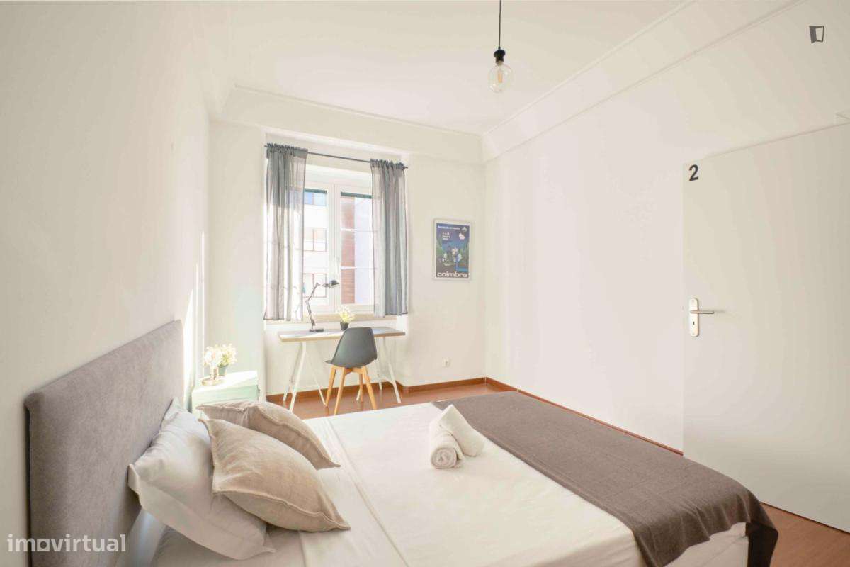 Quarto - localizado em São Sebastião Lisbon - Grande imagem: 4/22