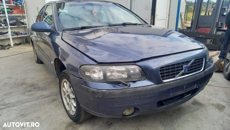 Dezmembrari Volvo S60 2004 Sedan 2.4i benzina - 1