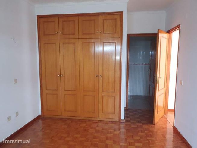 Apartamento T4 em Jovim - Gondomar - Excelentes áreas-7