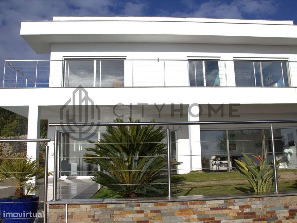 Moradia T5 com vista panorâmica de 180º sobre o mar em Loulé-27