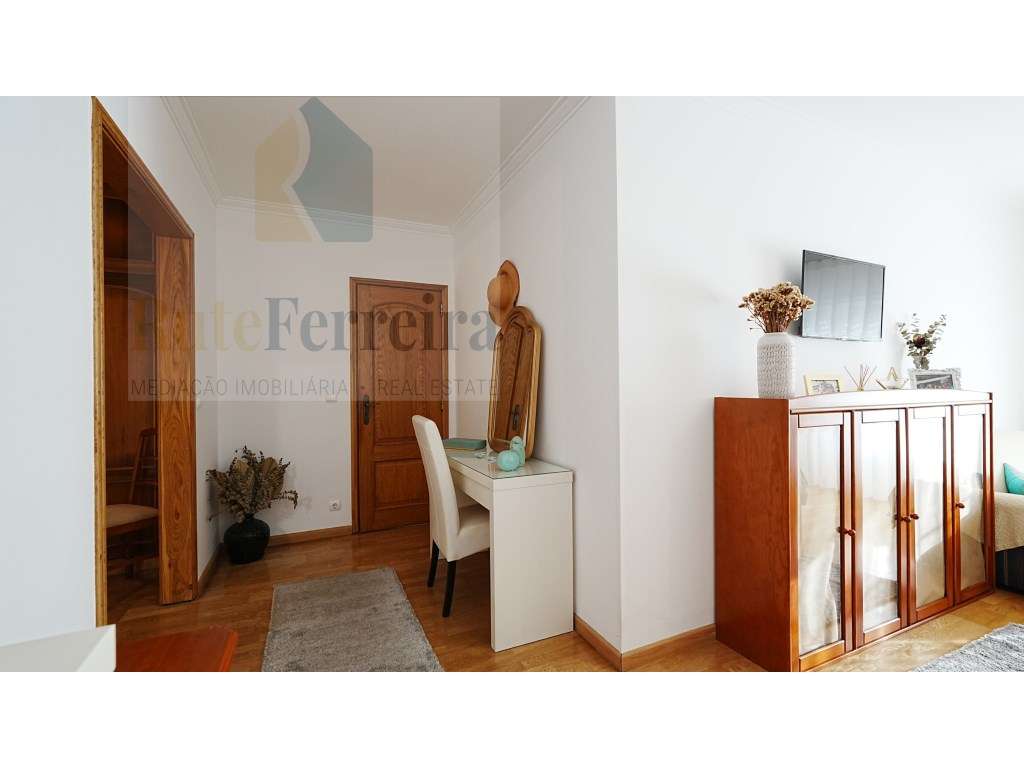 Já viu a área deste apartamento T3 com terraço- Mafra !!-23