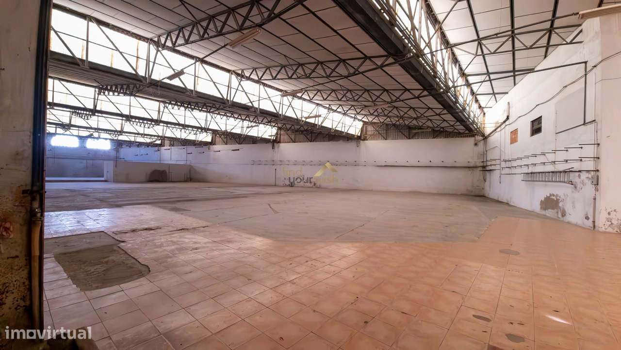 Armazém de cerâmica localizada no centro de Vestiaria.-19