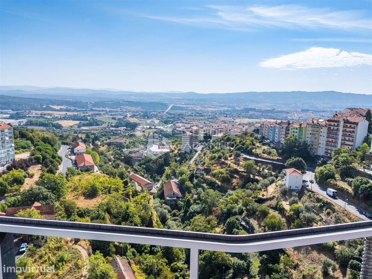 Apartamento T4 para VENDA na Calçada das Poldras, zona baixa da Covilh-28