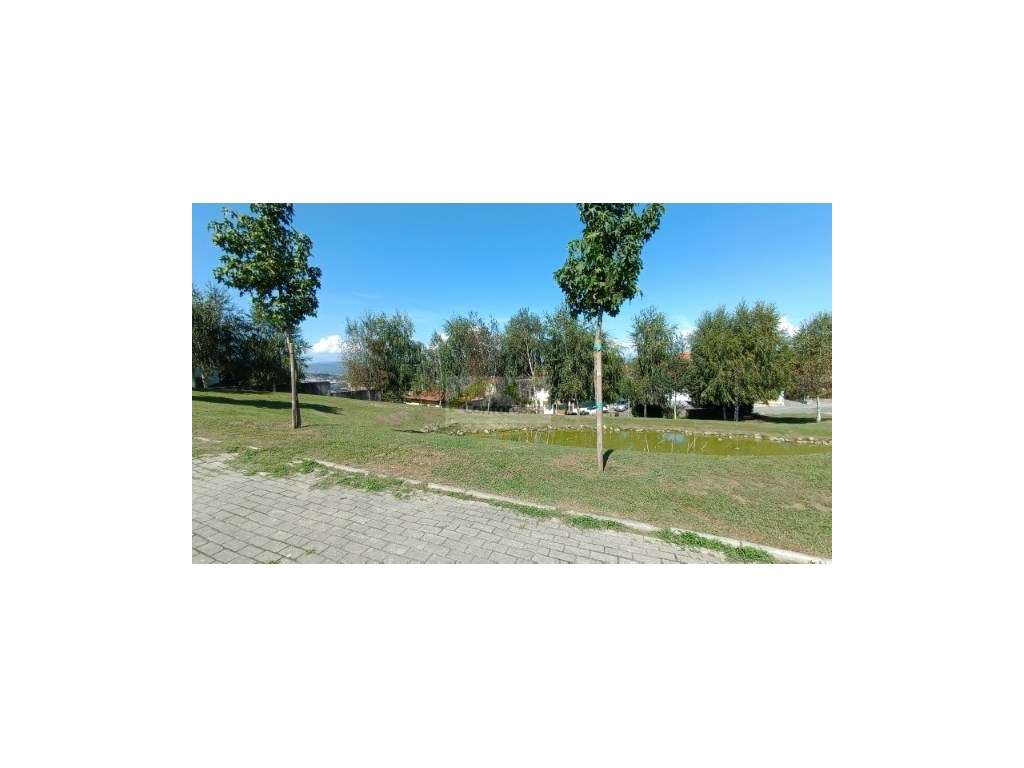 Apartamento T2 em Construção com Varanda e Garagem - Braga Centro-12