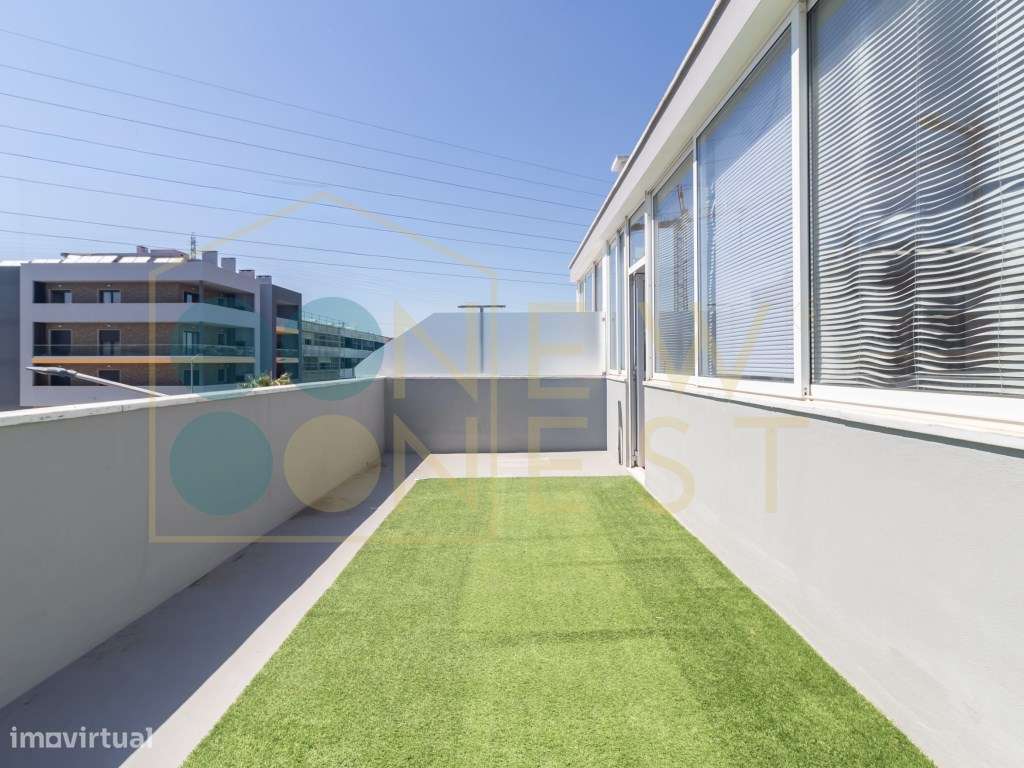 Apartamento T4 com Terraço, 3 varandas, 2 Parqueamentos e Arrecadaç...-49