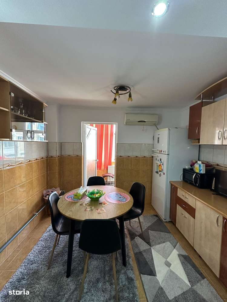 De vanzare  2 camere, etaj intermediar , mobilat, utilat , 60000 euro - Imagine principală: 4/19