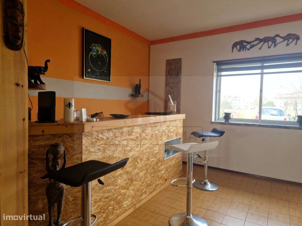 Apartamento T2 com garagem nas Caldas da Rainha-1