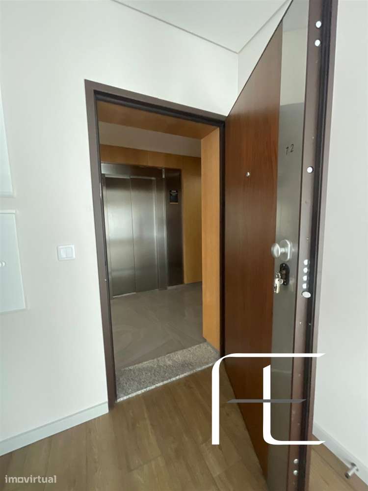 Apartamento T3 Venda em Cedofeita, Santo Ildefonso, Sé, Miragaia, São - Grande imagem: 2/15