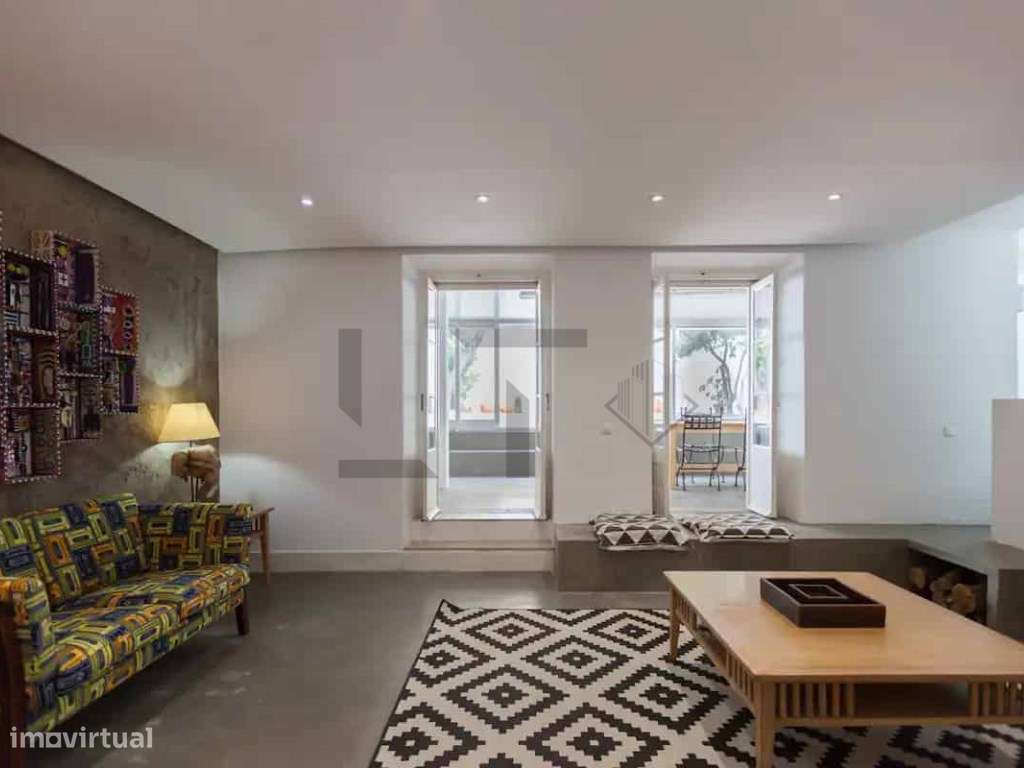 Apartamento T2+2 com Pátio Privado para Venda em Santos, Lisboa - Grande imagem: 4/30