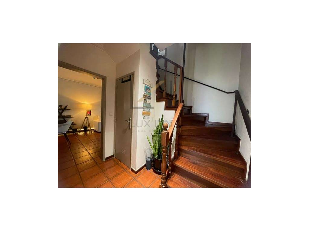 Moradia T3+1 em Vila Nogueira de Azeitão-14