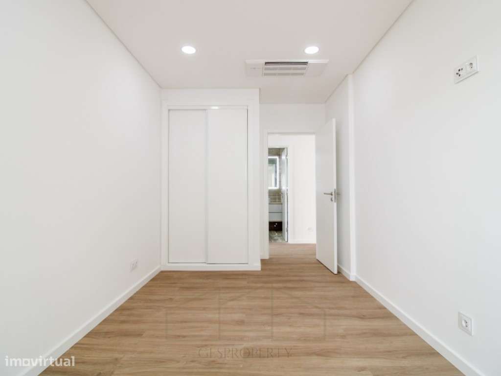 Moradia Isolada T4 - inserida em lote 420m2 - Aldeias de Irmaos - A...-17