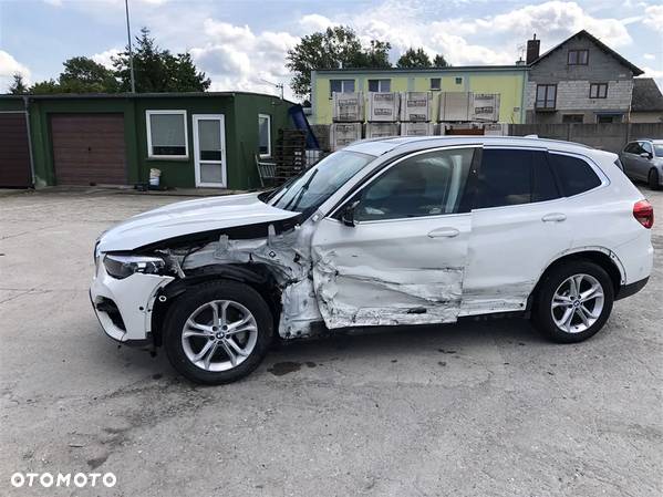 BMW X3 xDrive30e Advantage - 12